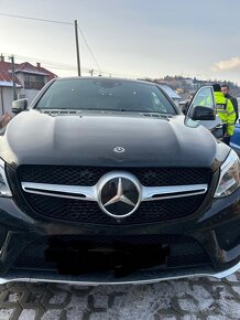 Predám kapotu na Mercedes gle coupe poškodenú - 5