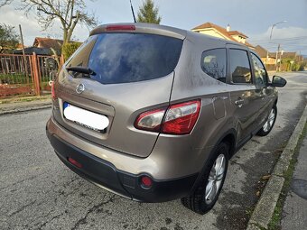 Nissan Qashqai +2 1.6 benzin 7.miest - 5