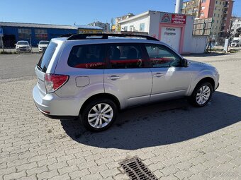 SUBARU FORESTER 2.0i - 5