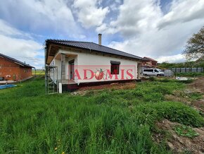 ADOMIS - 4-izb. bungalov, pozemok 6ár,  obec Ploské, 15 km z - 5