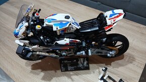 LEGO 42130 - BMW Motorrad M 1000 RR - 5