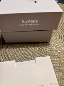 APPLE AIRPODS 3 BIELE Nové - 5