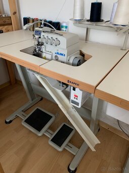 Overlock a jednoihlový šijací stroj juki - 5