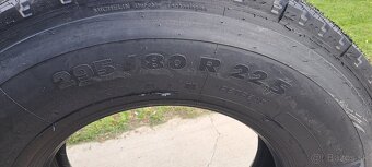 MICHELIN 295/80 R22,5 záberová - 5