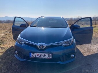 Toyota Auris Touring Sports 1.6 - 5