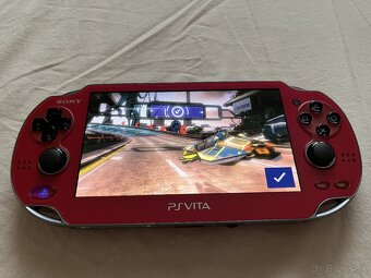 PS Vita, hacknuta s 256 GB kartou plnou hier - 5