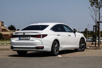 Lexus ES 300h F Sport - 5