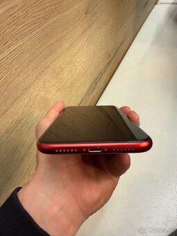 iPhone 11 (Product RED) 128 GB - 5