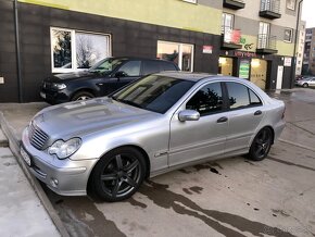 Mercedes Benz C200 - 5