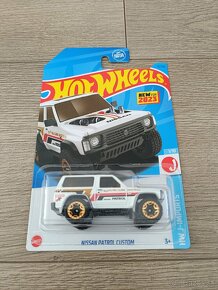 Hotwheels Nissan Patrol Custom Kroger Exclusive - 5