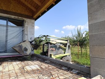 Ponukám zemne prace so šmykovým nakladačom unc ( locust 750) - 5