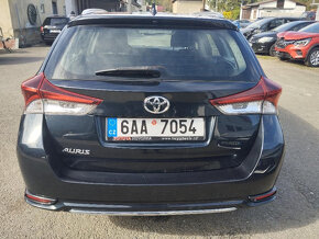 Toyota auris 1,4 d4d 2/2017 poškozený bok - 5