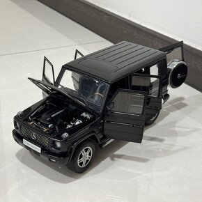 1:18 AutoArt Mercedes Benz G Wagon G500 - 5