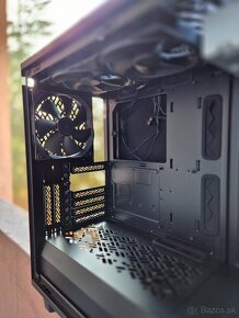 Fractal Design Define 7 + Blu Ray napalovačka LG - 5