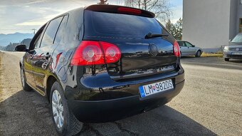 Volkswagen Golf 1.6 FSI Comfortline - 5