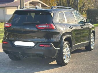 Predam jeep cherokee 2.2 diesel, 147kw, 4x4, r.v 2013 - 5