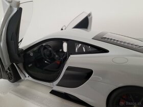 Model 1:18 McLaren 675 LT  Autoart - 5