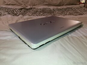 Sony Intel i3 4x2,1 GHz. SSD 256 GB Disk. 15,6". Baterka dob - 5