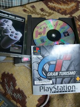 Playstation one - 5