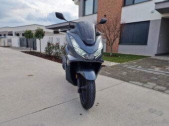 Honda PCX 125 – 1431 km – šedá kráska hľadá nového majiteľa. - 5