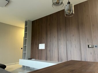 Na predaj zariadený 3izb.62m2 byt, parkovacie  státie - 5