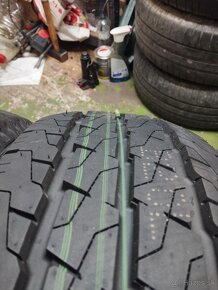 Predam pneumatiky 215/60 R17C - 5