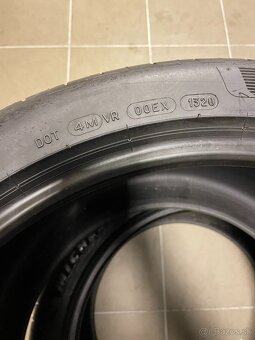 Nové Michelin Pilot Sport 4S 325/30 ZR19 - 5