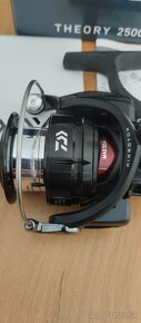 Daiwa Theory 2500 HA Novy - 5