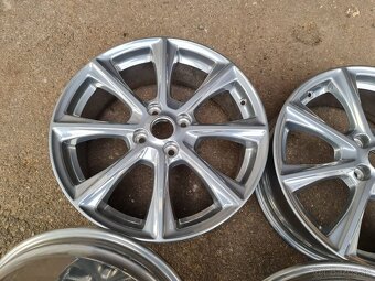 R18" Alu kola 4x108 7jx18 et47,5 - 5