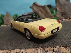 prodám model 1:18 ford thunderbird Cabrio 2000 - 5