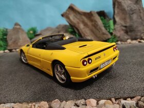 prodám model 1:18 ferrari f355 spider - 5