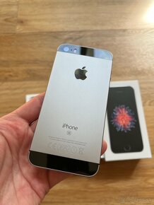 Apple iPhone SE 64GB Space Gray - 5