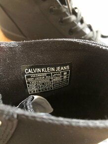 Calvin Klein vysoké čierne tenisky - 5