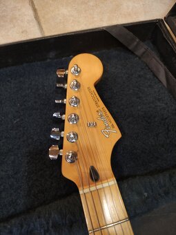 Fender Stratocaster - 5