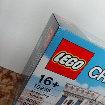 Predám nové a nerozbalené lego 10255 - 5