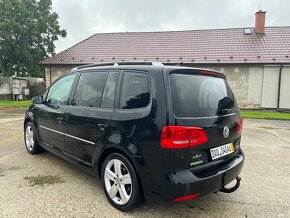 Volkswagen Touran 2.0 TDI highline r.v 2011 navi xenon - 5