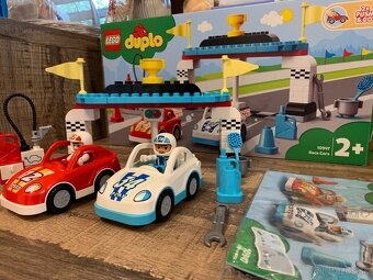 Predám Lego DUPLO 10947 - Pretekárske autá - Race Cars - 5