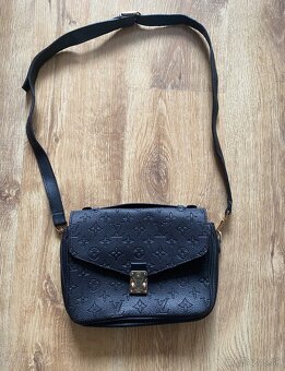 louis vuitton metis crossbody leather black - 5