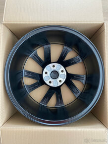 Vela/Vega Black 5x112 R18 8Jx18 ET44 Škoda Superb 3 NOVÉ - 5