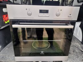 Vstavaná rúra Electrolux EOA3454AOX 72l parnou funkciou - 5