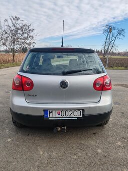 Volkswagen Golf 5 1.4 - 5