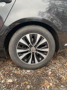 Predám VW elektrony 5x112 r16 215/55 r16 - 5