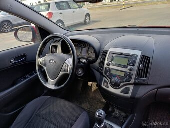 Hyundai i30 1.6 CRDi CW - 2012 - ČR - 5