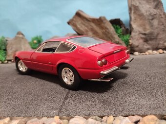 prodám model 1:18 ferrari 365GTB/4 Daytona - 5