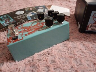 Walrus Audio Deep Six  V3 Compressor - 5