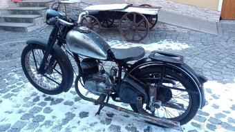 ČZ 125 C r.v. 1950 plus sedlo a motor navíc - 5