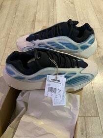 Yeezy 700 V3 Kyanite - 5