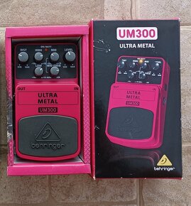 Behringer UM 300 Ultra Metal - 5