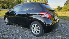 Peugeot 208 2014 1.2 Vti 60kw benzín - 5