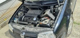 Volkswagen Golf 4  1.4i  rok 2003 - 5